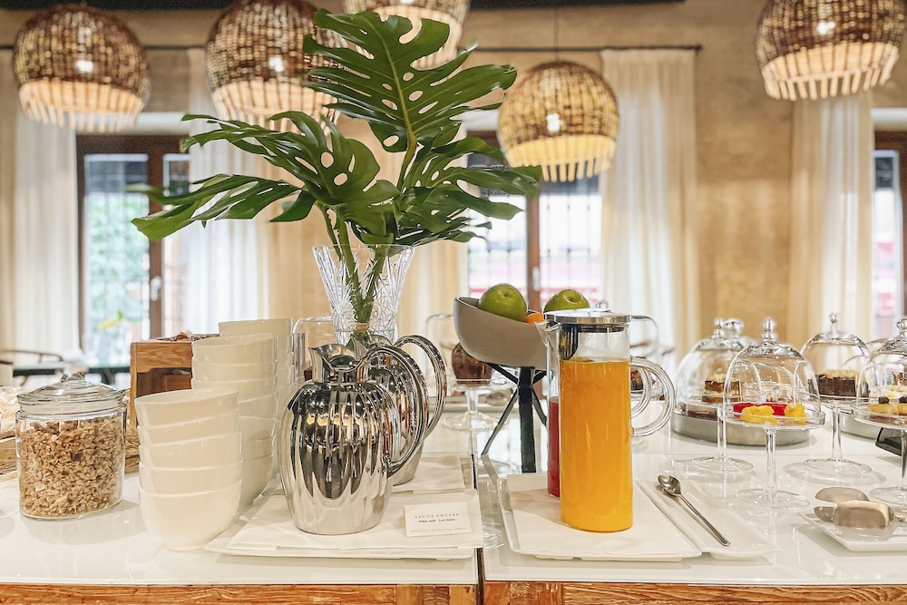 뷔페 아침 식사