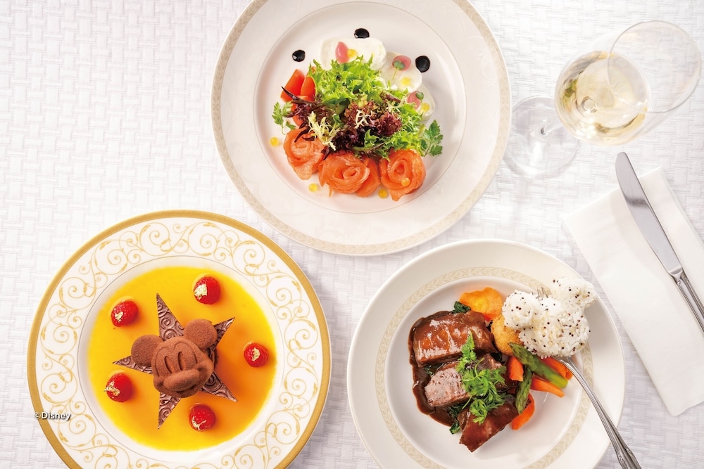 객실 내 식사 공간