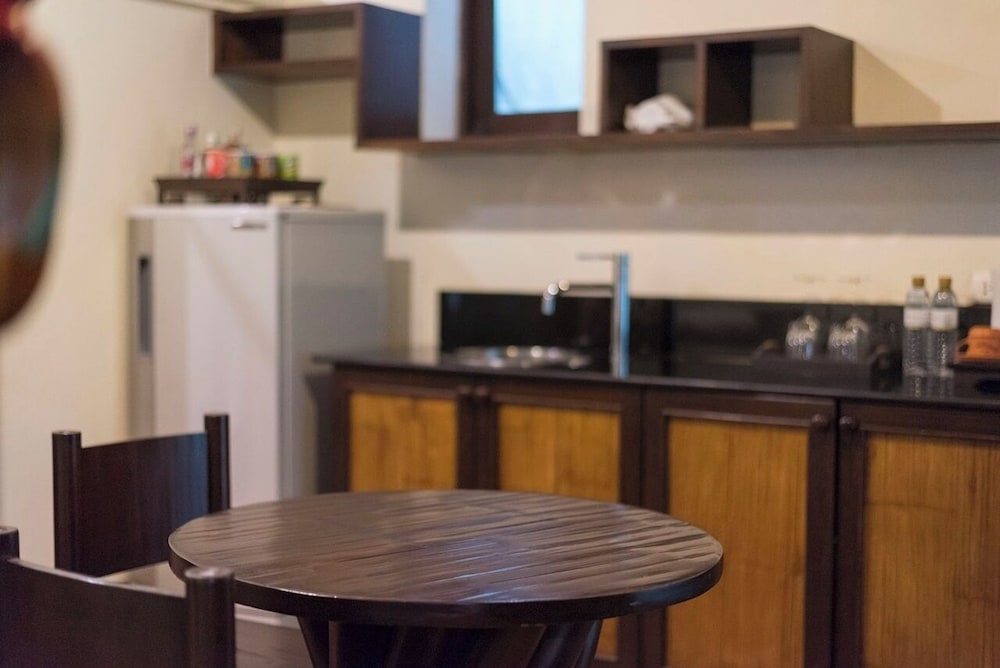 객실 내 식사 공간