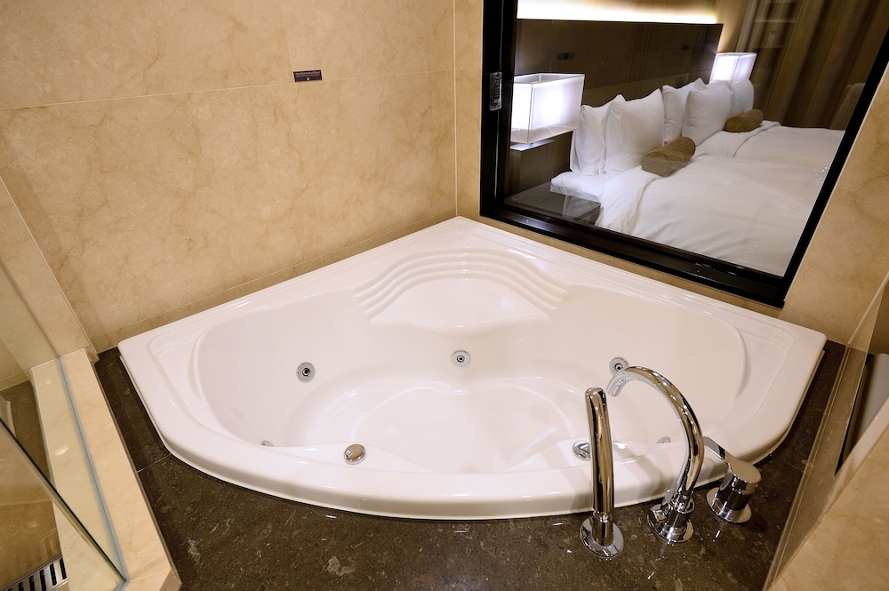 전용 스파 욕조