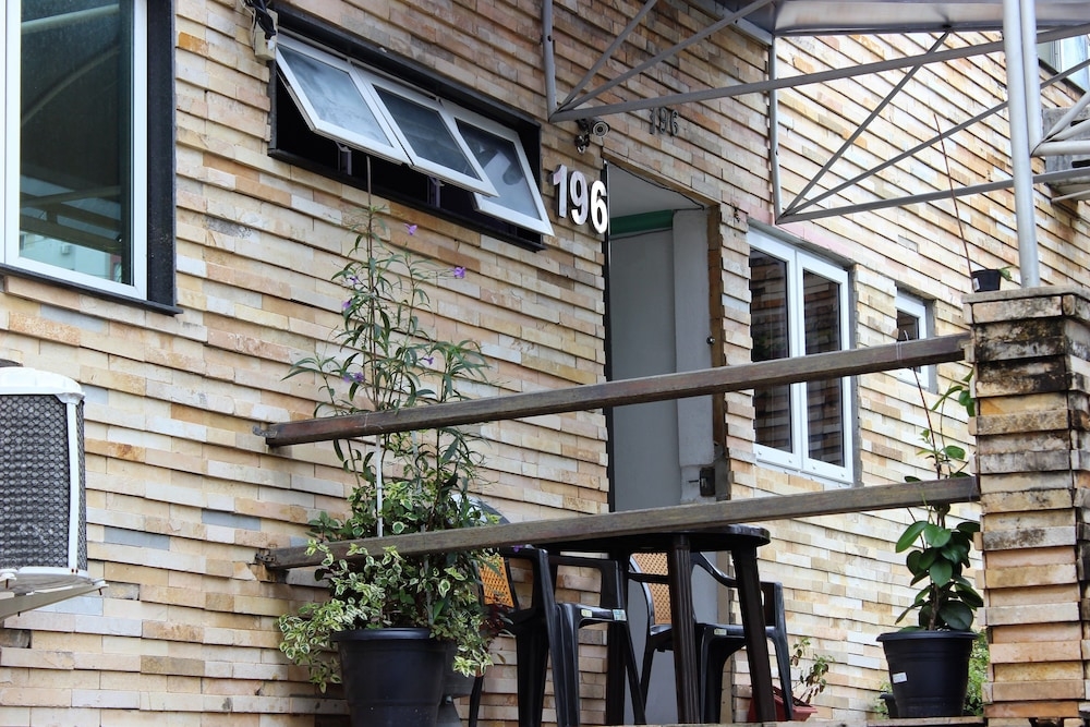 숙박 시설 입구