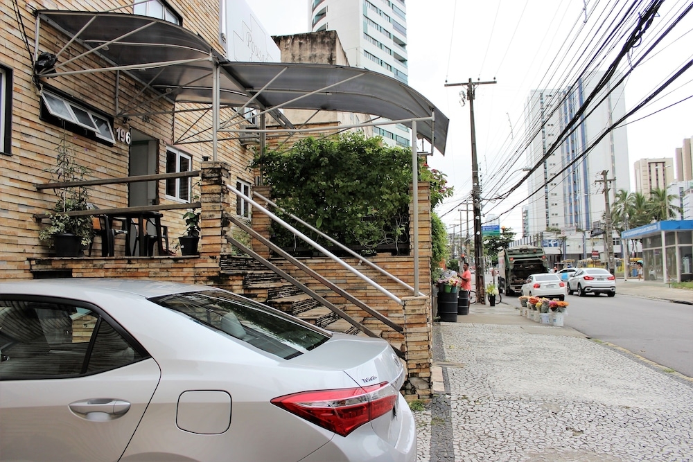 숙박 시설 입구