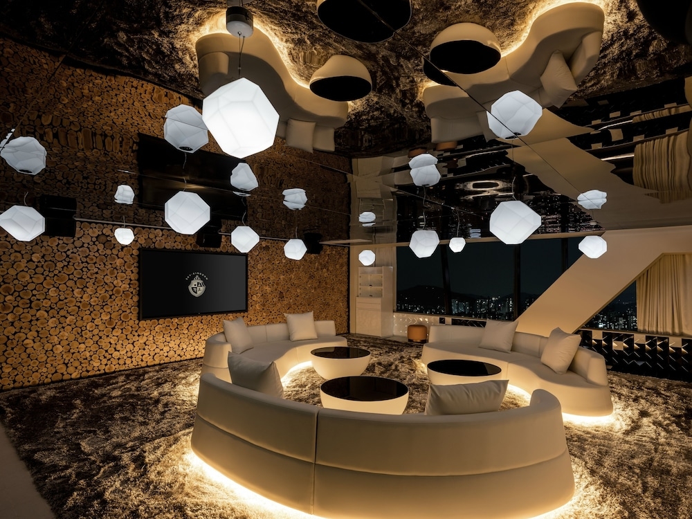 숙박 시설 내 편의 시설/서비스