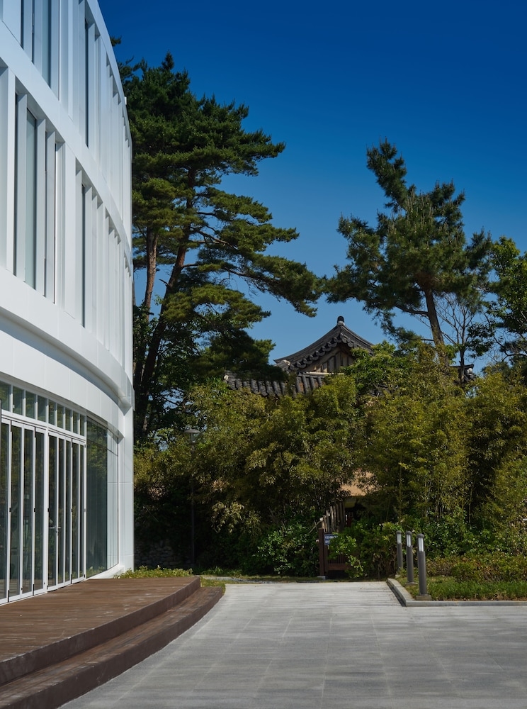 숙박 시설 구내