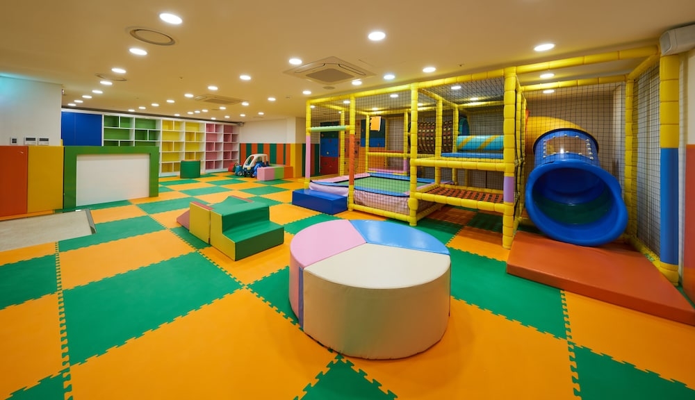 어린이 놀이 공간 - 실내