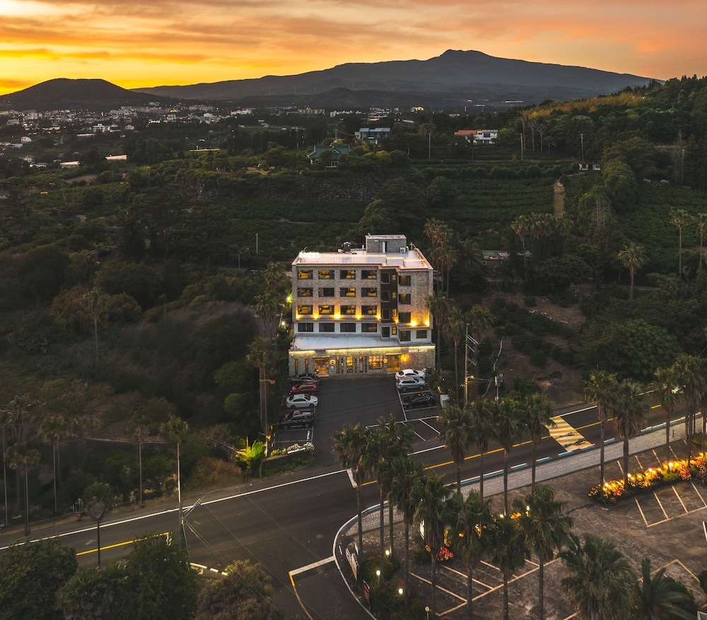 숙박 시설 정면