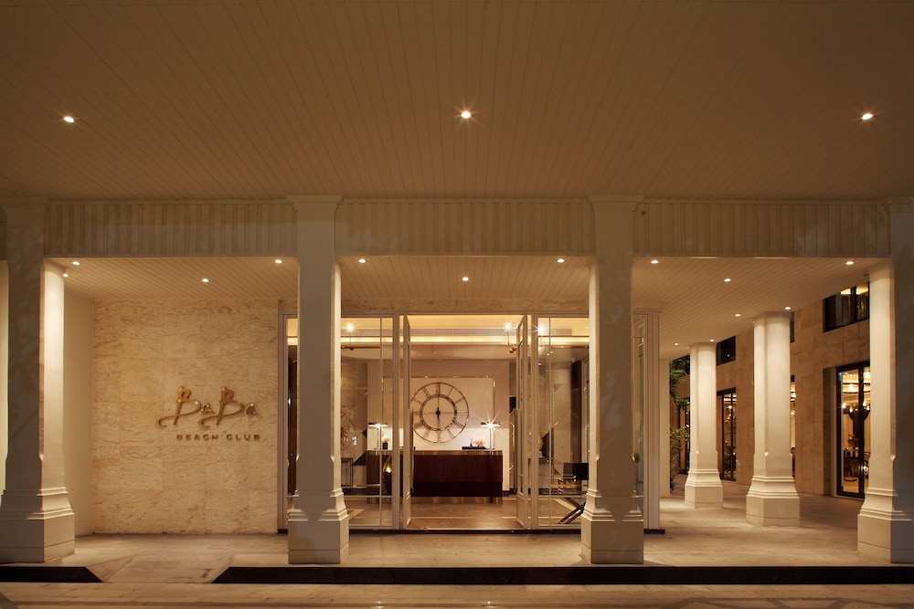 숙박 시설 입구