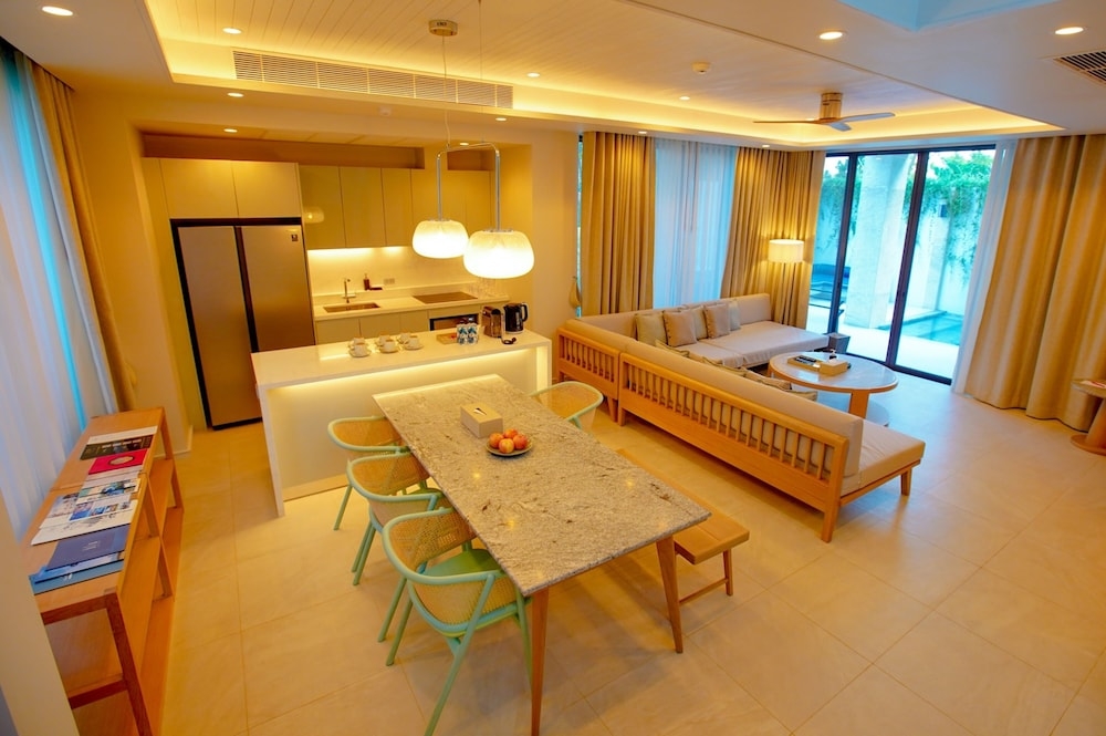 객실 내 식사 공간