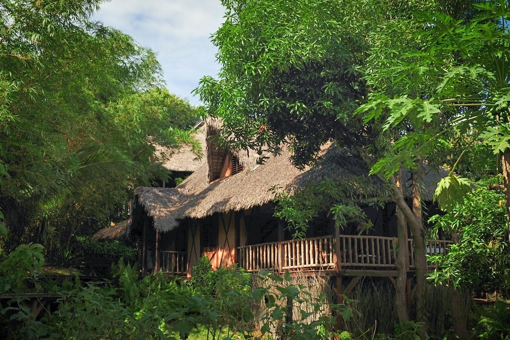 숙박 시설 정면