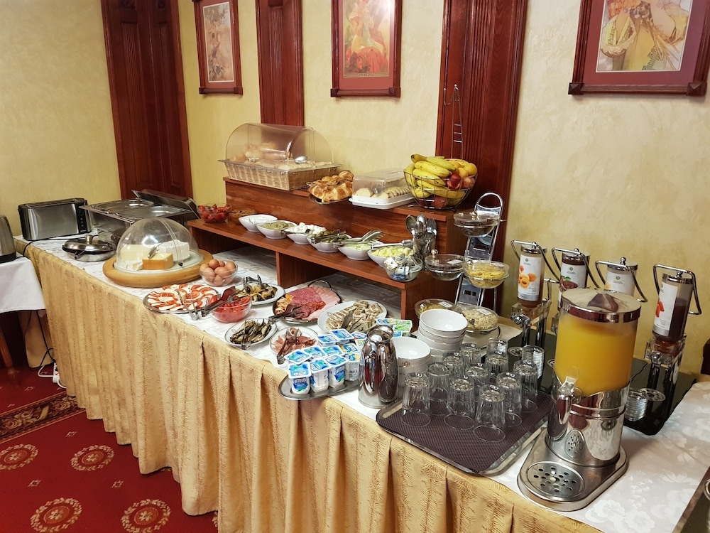 뷔페 아침 식사