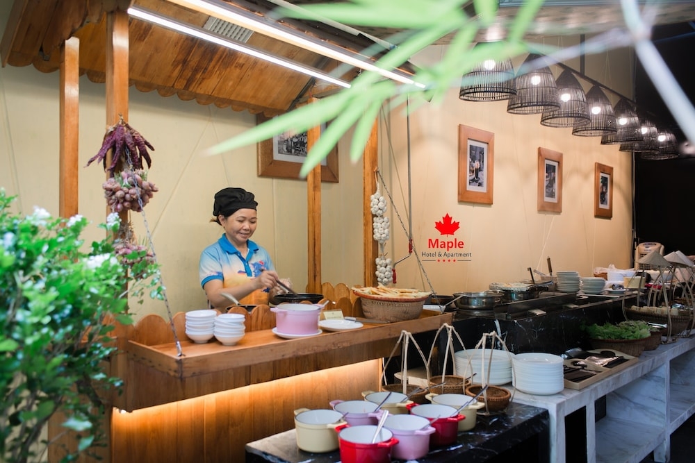 뷔페 아침 식사