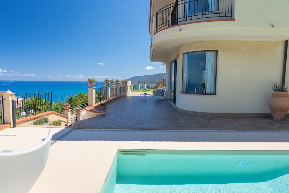 숙박 시설 정면