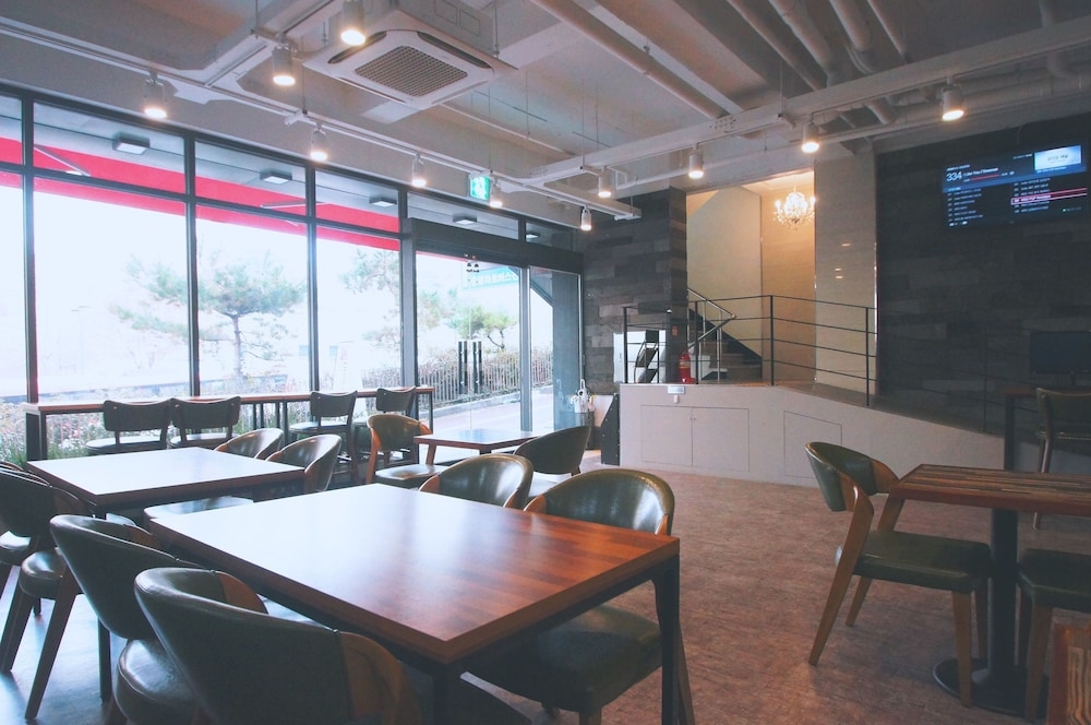 로비 좌석 공간