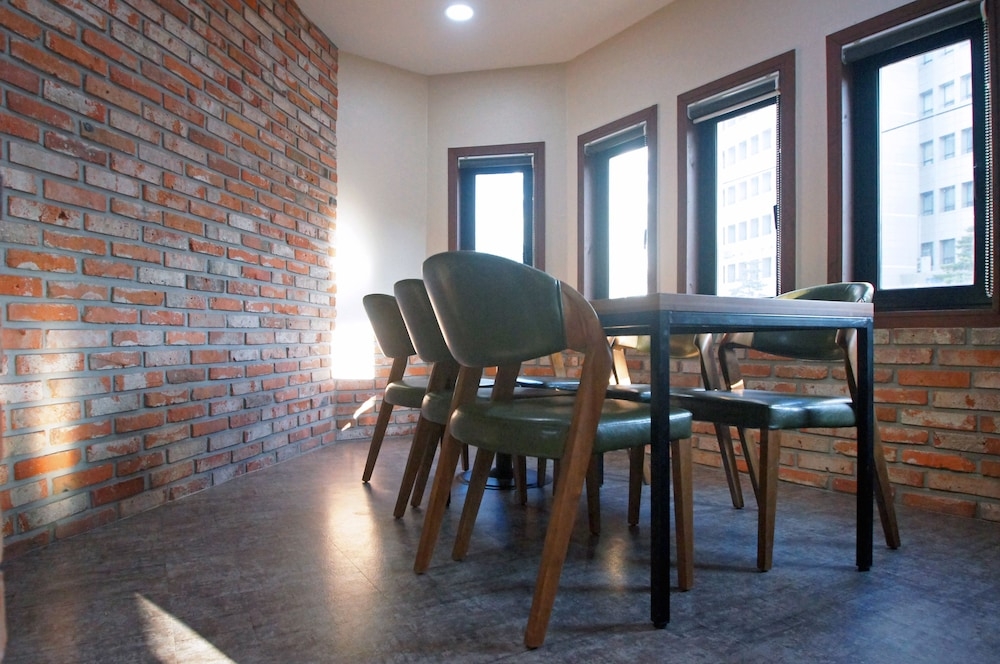 로비 좌석 공간