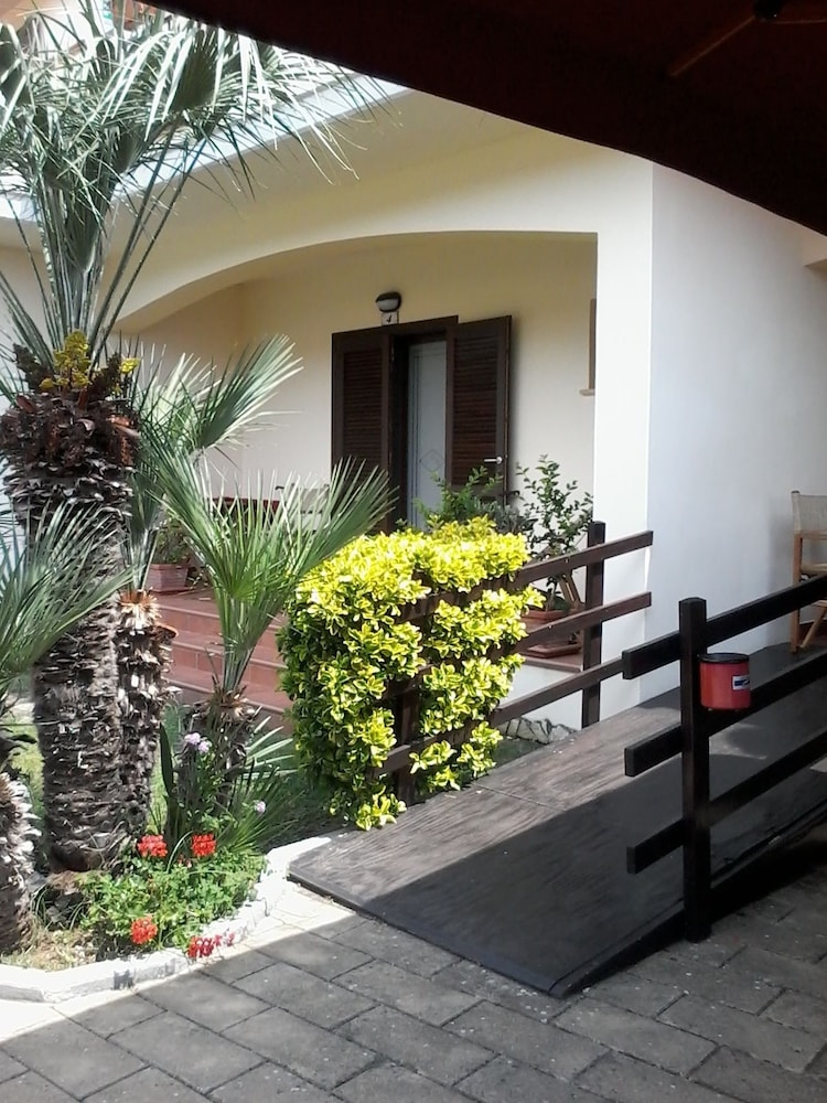 숙박 시설 입구