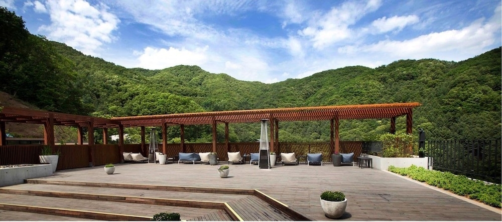 숙박 시설 구내