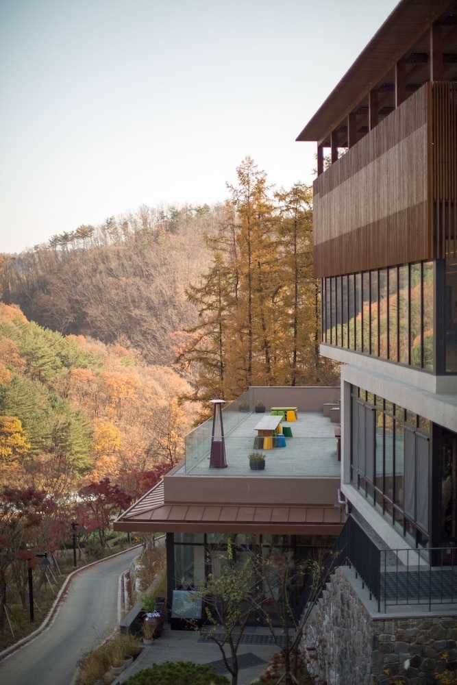 숙박 시설 구내