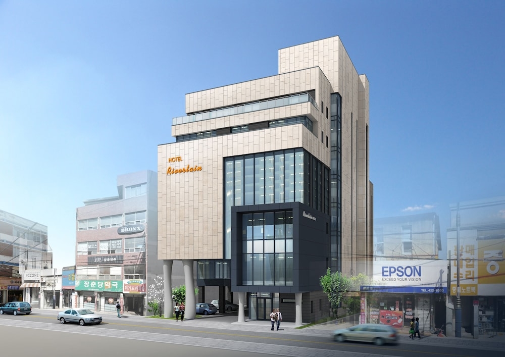 숙박 시설 정면