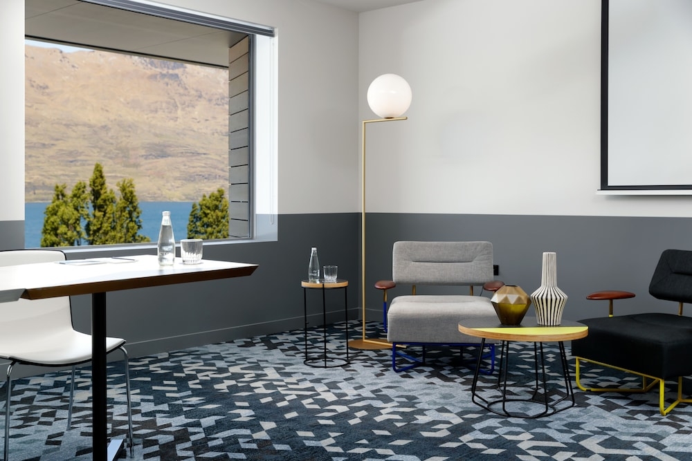 숙박 시설 내 편의 시설/서비스