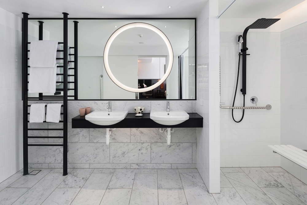 장애인 지원 욕실