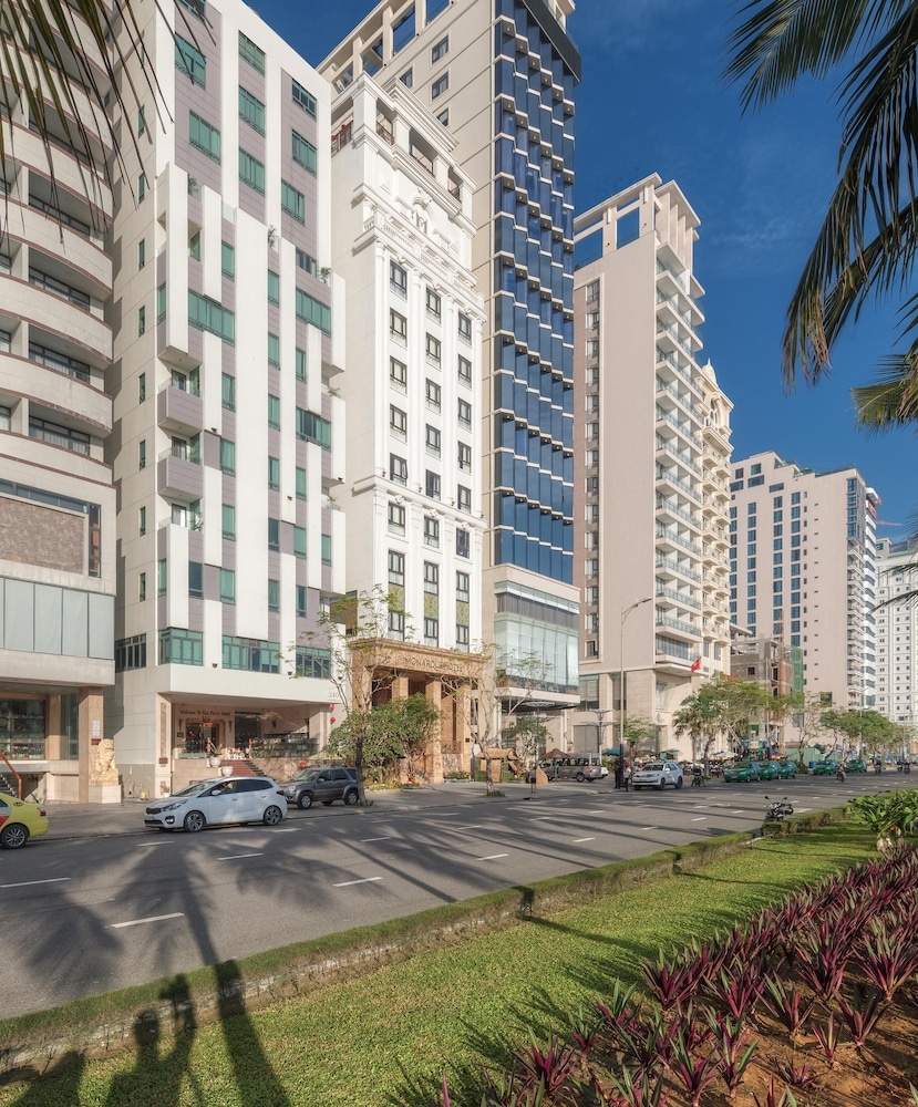 숙박 시설 정면