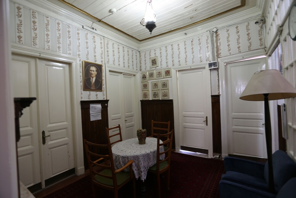 객실 내 식사 공간