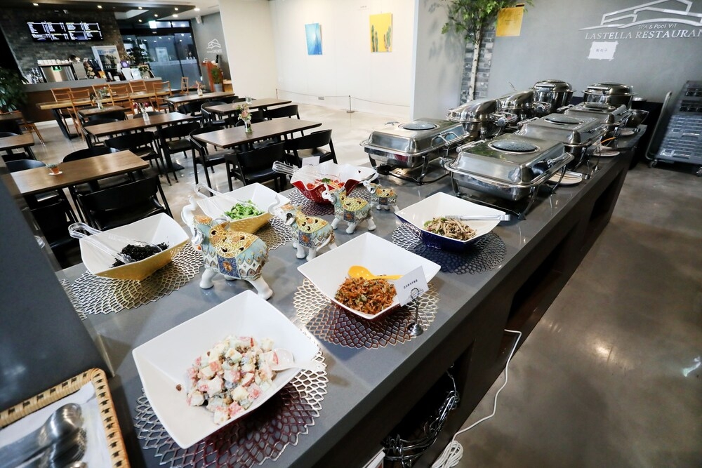 뷔페 아침 식사