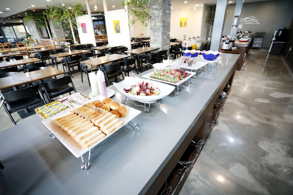 뷔페 아침 식사