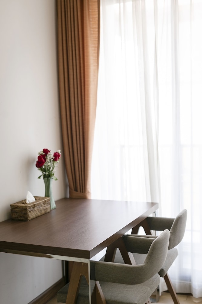 객실 내 식사 공간