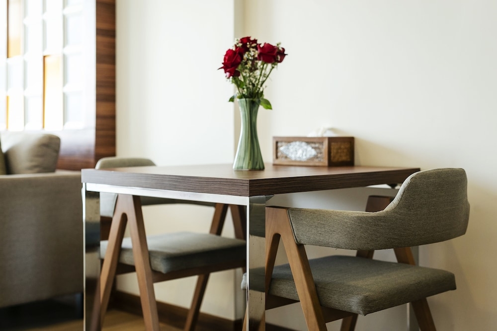 객실 내 식사 공간