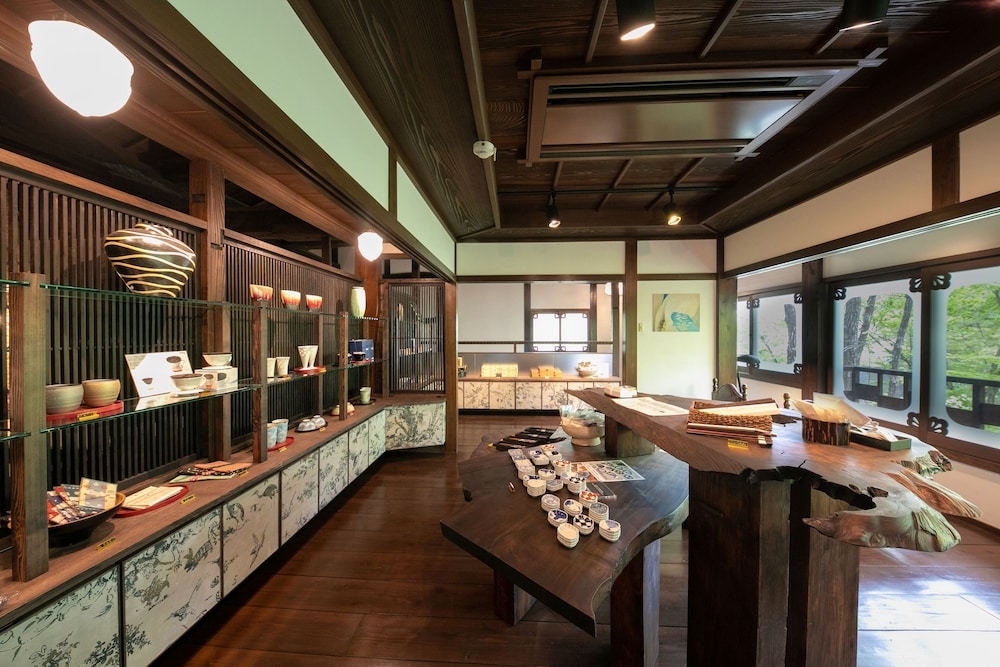 숙박 시설 내 편의 시설/서비스