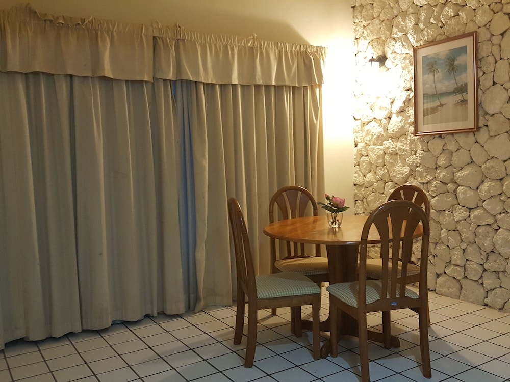 객실 내 식사 공간