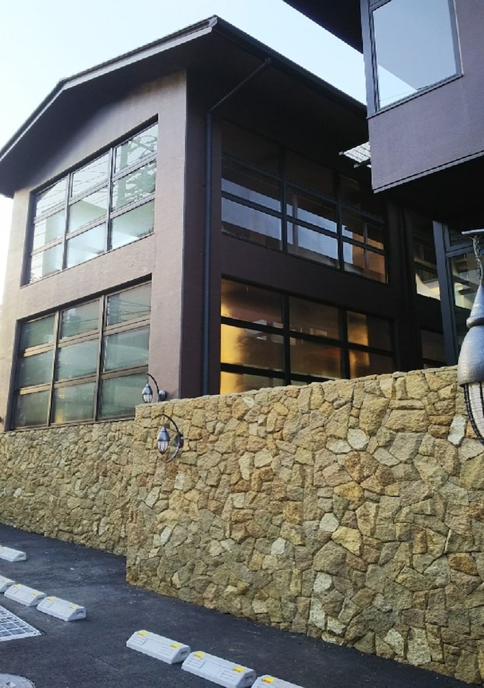 숙박 시설 정면