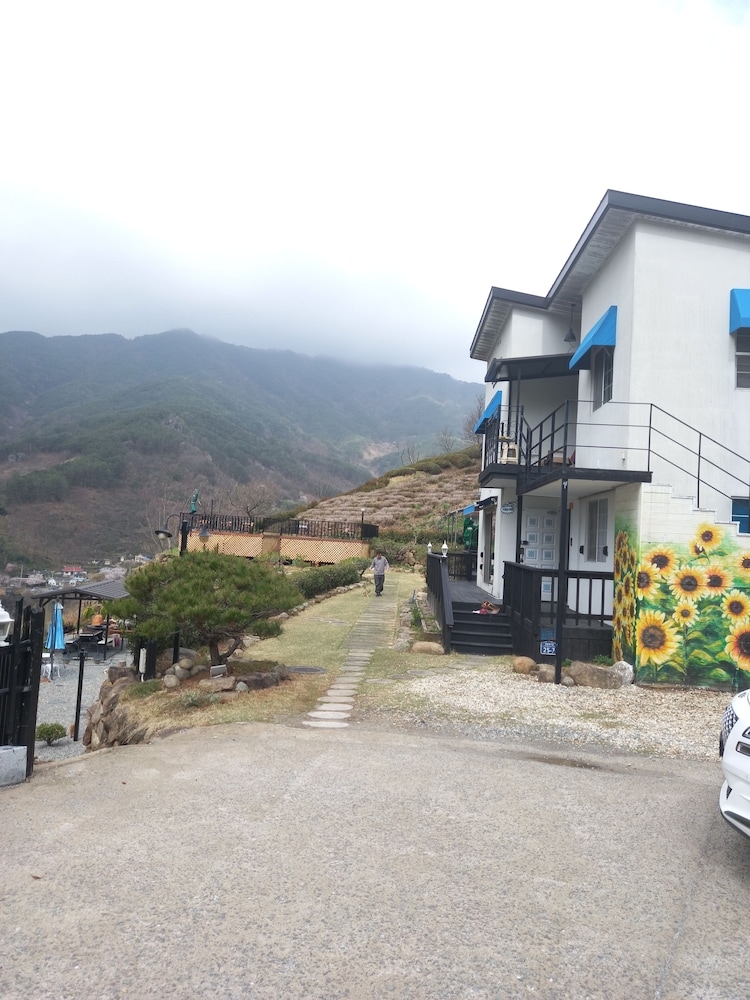 숙박 시설 정면