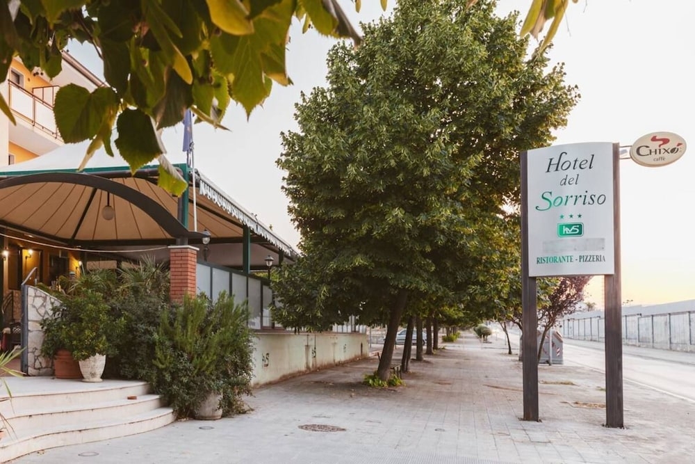 숙박 시설 입구