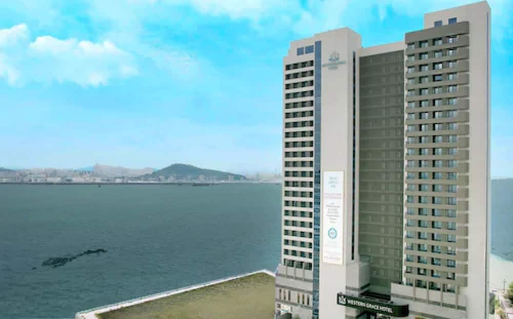 숙박 시설 입구