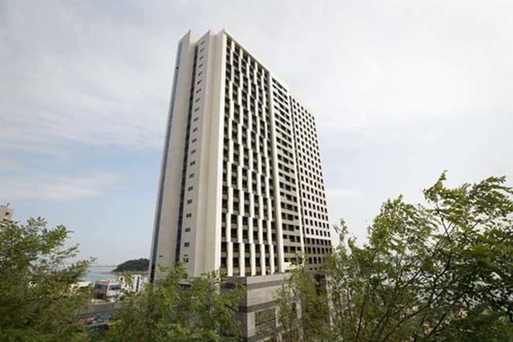 숙박 시설 정면