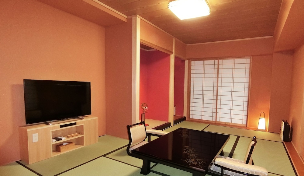 객실 내 식사 공간