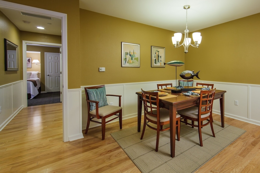 객실 내 식사 공간