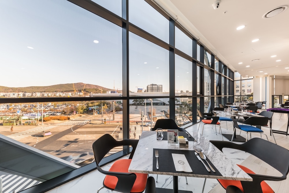 뷔페 아침 식사