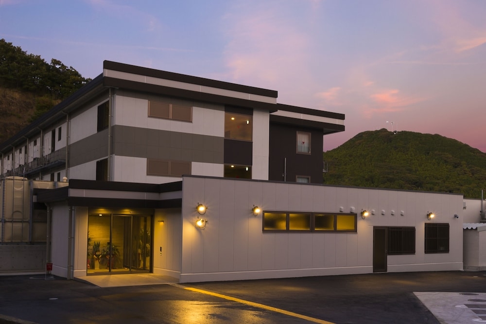 숙박 시설 입구