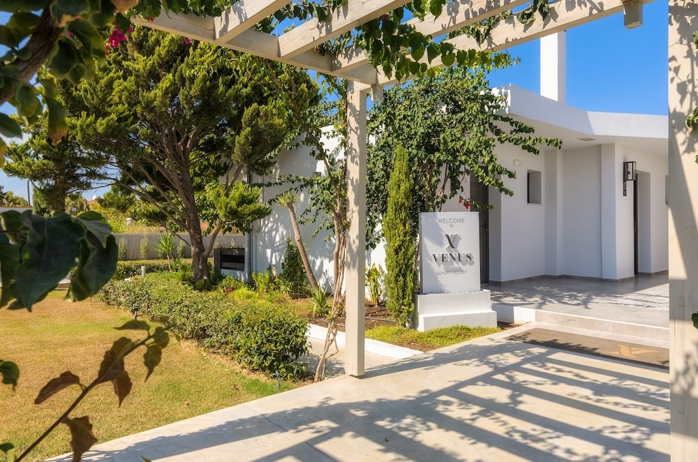 숙박 시설 입구