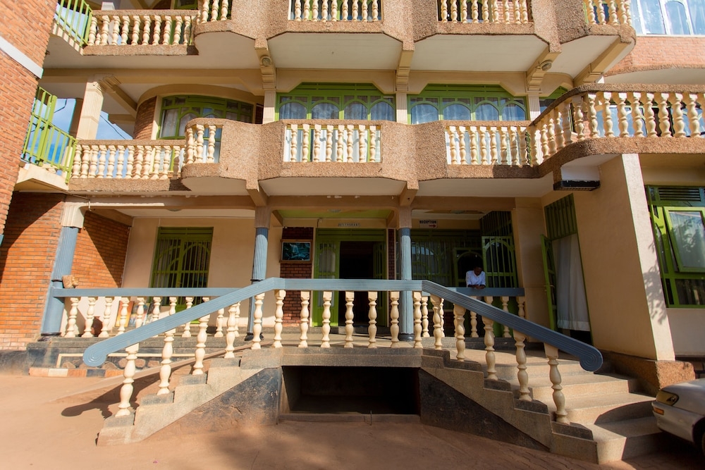 숙박 시설 입구