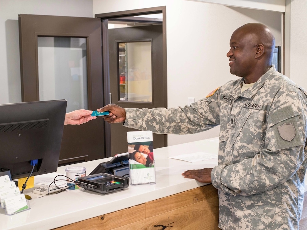 체크인/체크아웃 키오스크