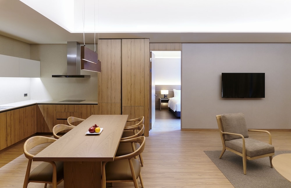 객실 내 식사 공간