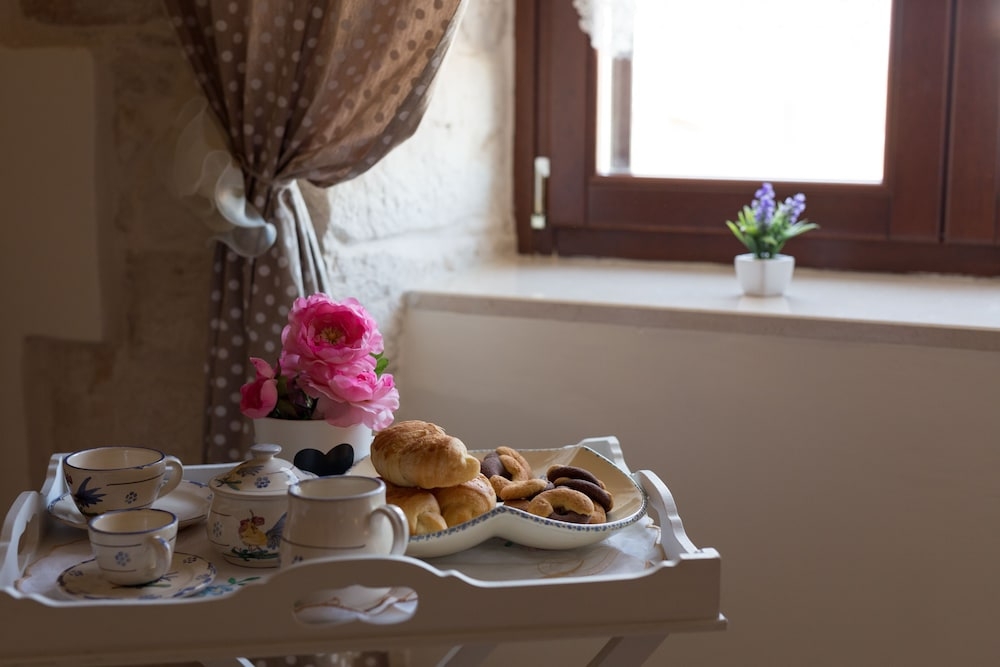 객실 내 식사 공간