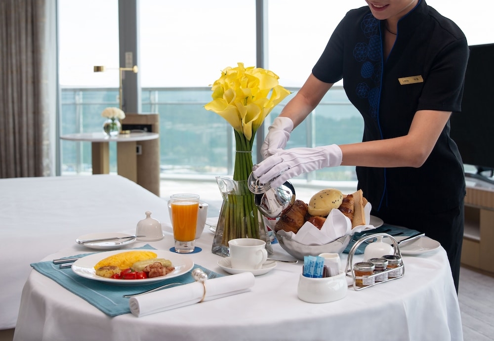 객실 내 식사 공간