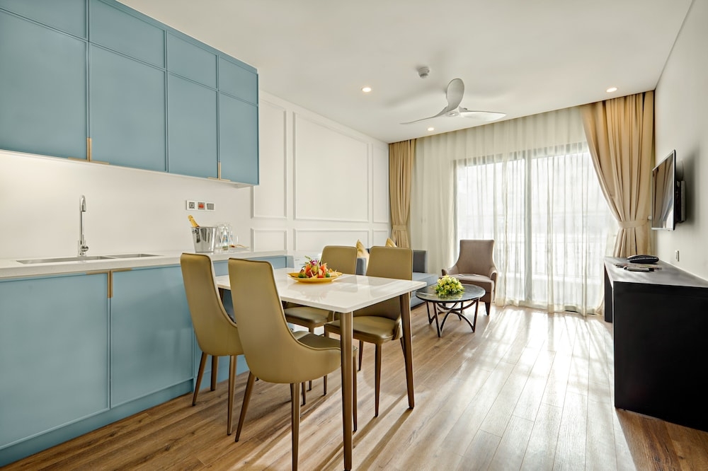 객실 내 식사 공간