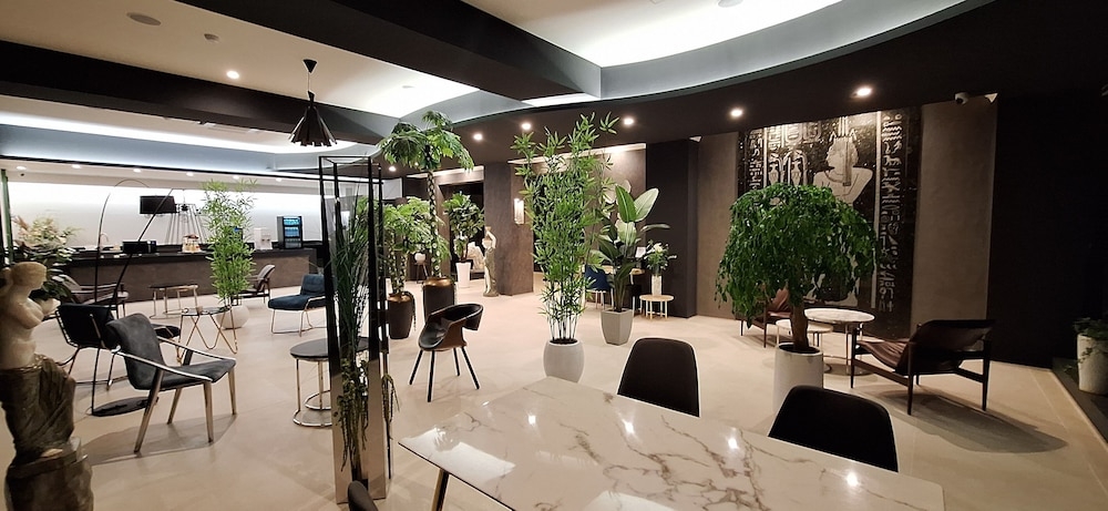 로비 좌석 공간