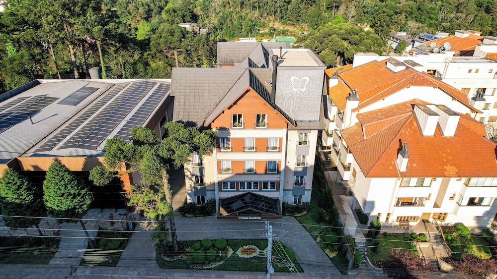 숙박 시설 정면